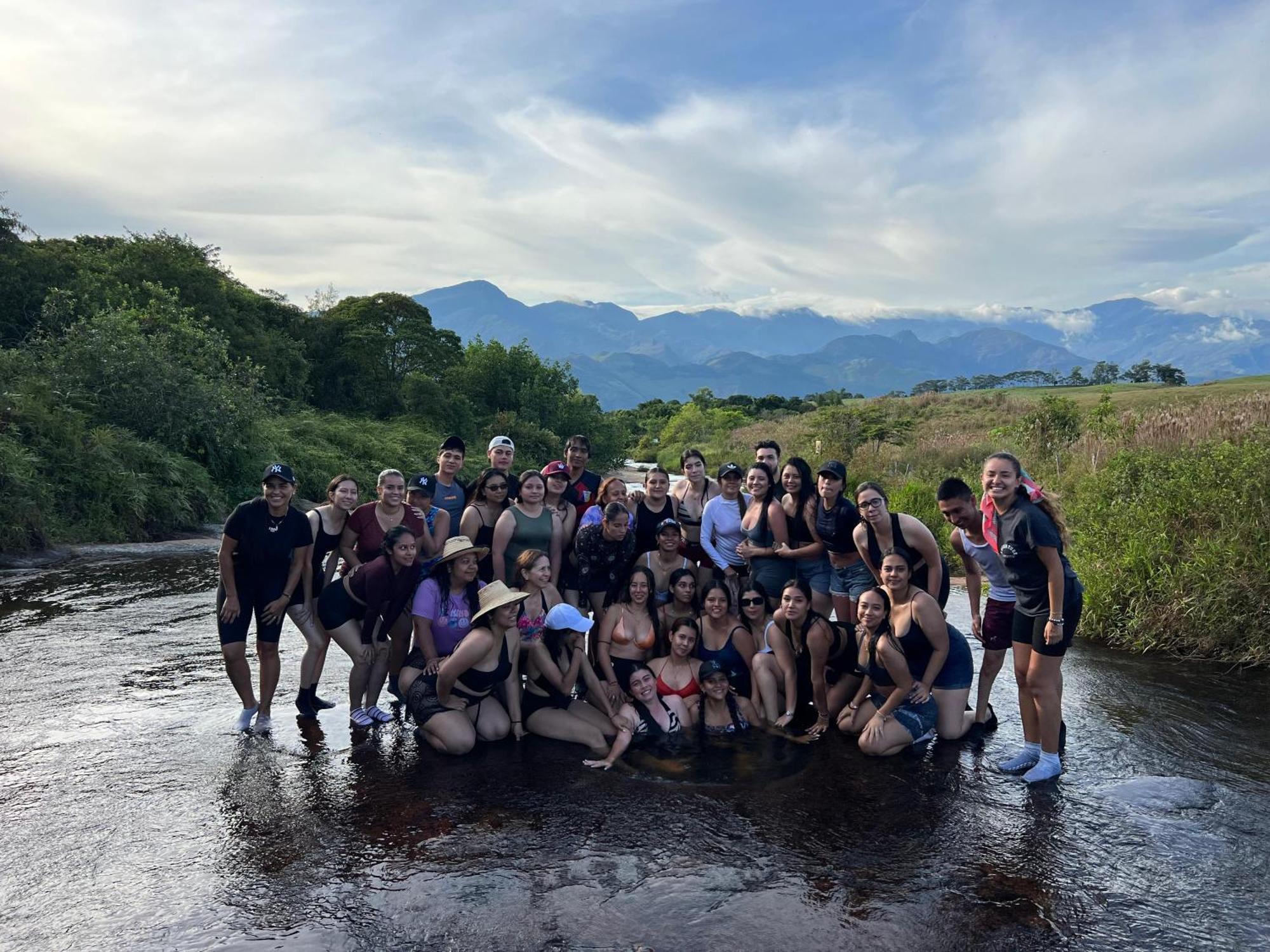 Los Nonos Hostel Guadalupe Dış mekan fotoğraf